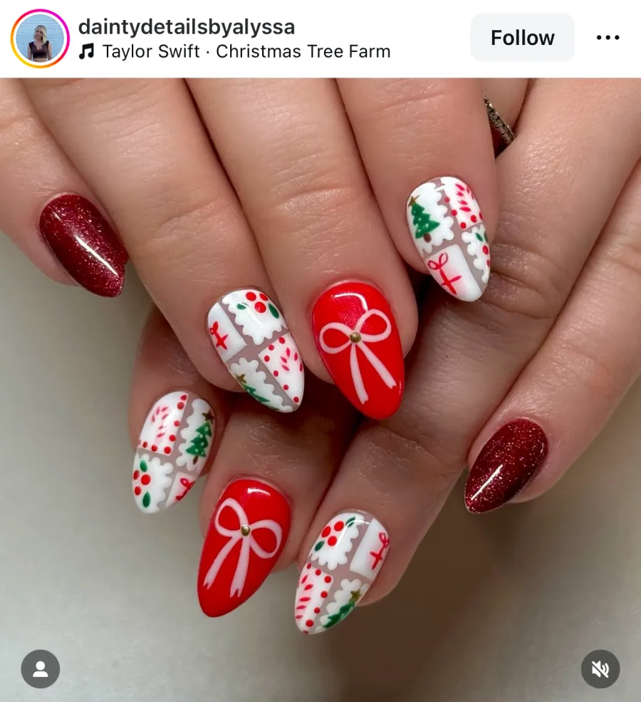 red Christmas nails