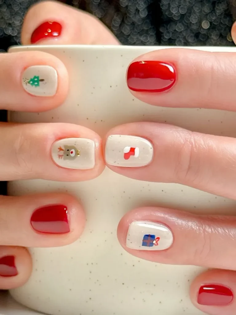 red Christmas nails