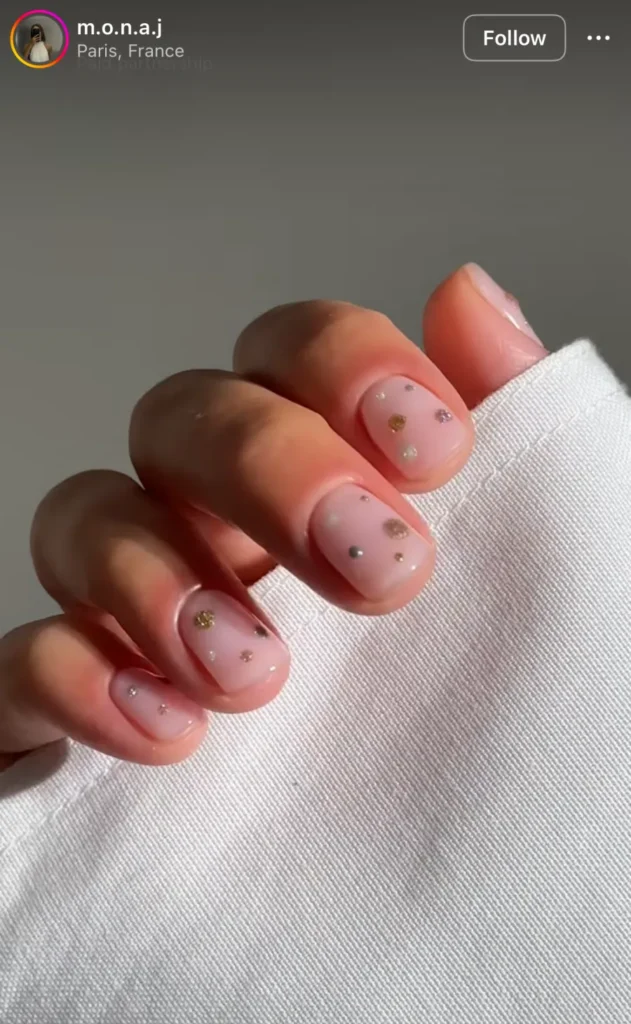 simple Christmas nails