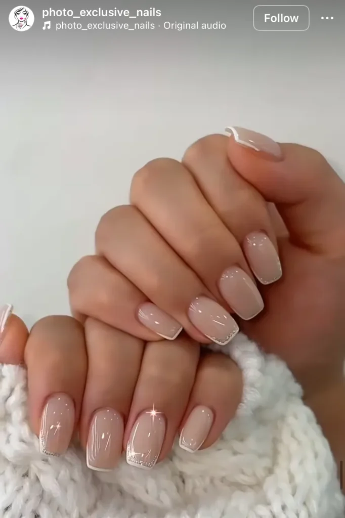 simple Christmas nails