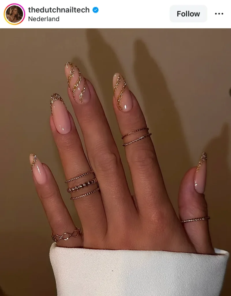 simple Christmas nails